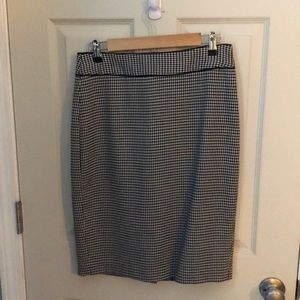 Banana Republic Houndstooth Skirt
